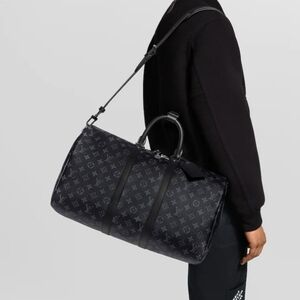 LOUIS VUITTON Keepall Bandoulière 45 in Monogram Eclipse - Like New